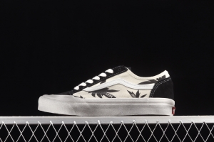 Vans Style 36 Cecon SF half-moon Baotou white print black maple leaf to make the old low-top shoes VN0A3MVLK0A