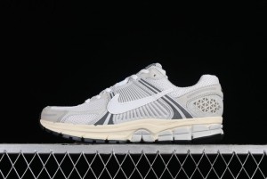 Nike Zoom Vomero 5 SP Retro Casual Running Shoes with Lightweight EVA Midsole - HF0731-007